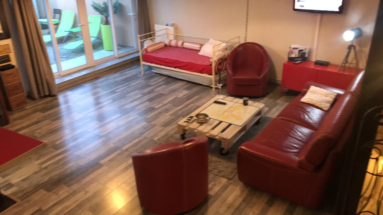 Вилла Loft L Atelier De Jacques Pres De Chablis Villy  Экстерьер фото
