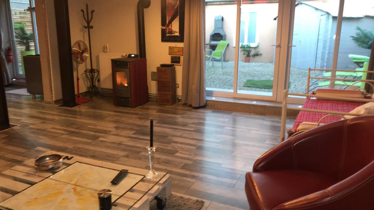 Вилла Loft L Atelier De Jacques Pres De Chablis Villy  Экстерьер фото