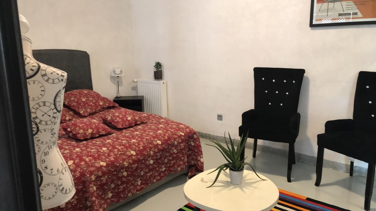 Вилла Loft L Atelier De Jacques Pres De Chablis Villy  Экстерьер фото