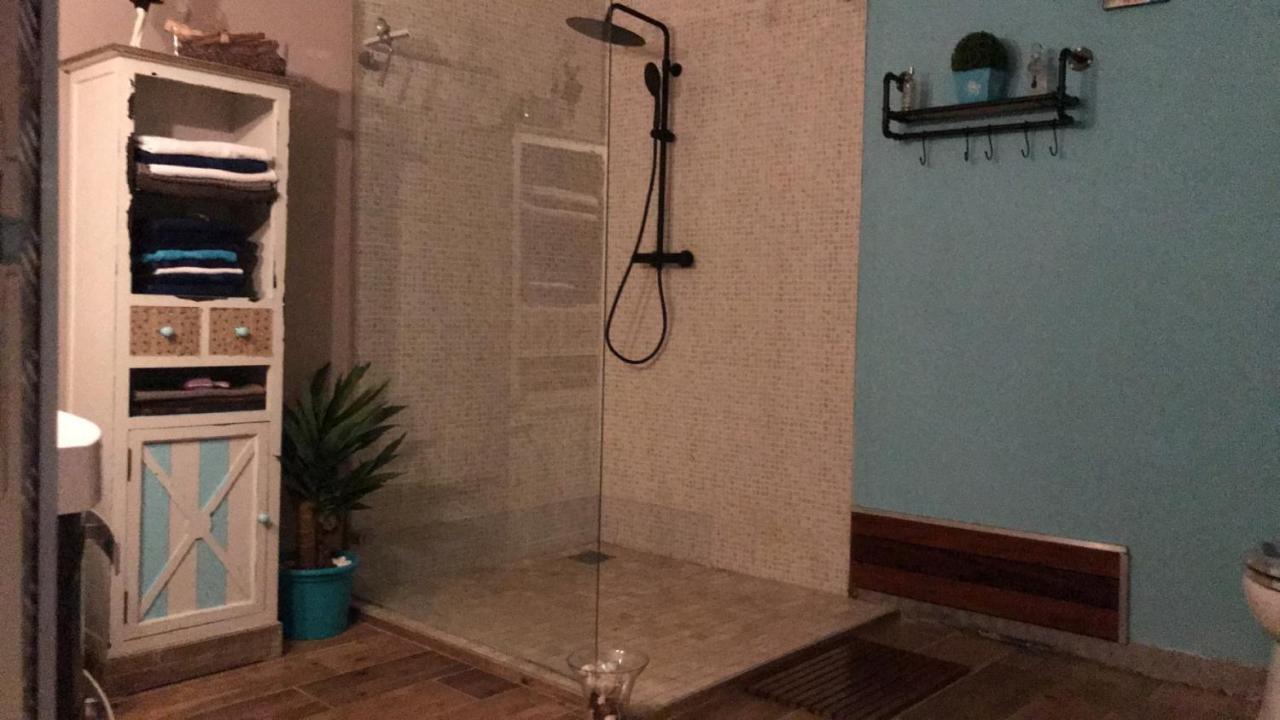 Вилла Loft L Atelier De Jacques Pres De Chablis Villy  Экстерьер фото